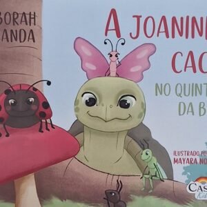 A Joaninha Cacá, no quintal da bisa.